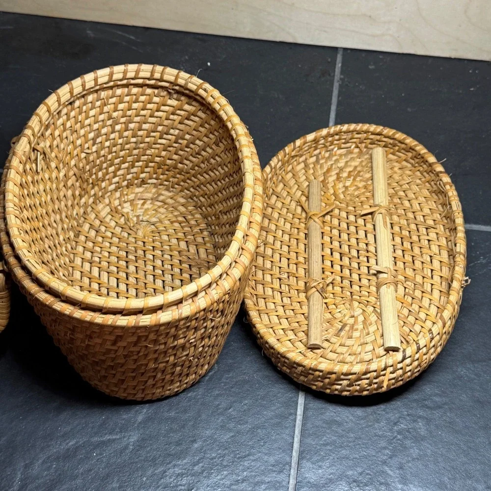 Vintage Hand Woven Rattan Wicker Basket w Lid & Dual Handles Oval Storage Spring
